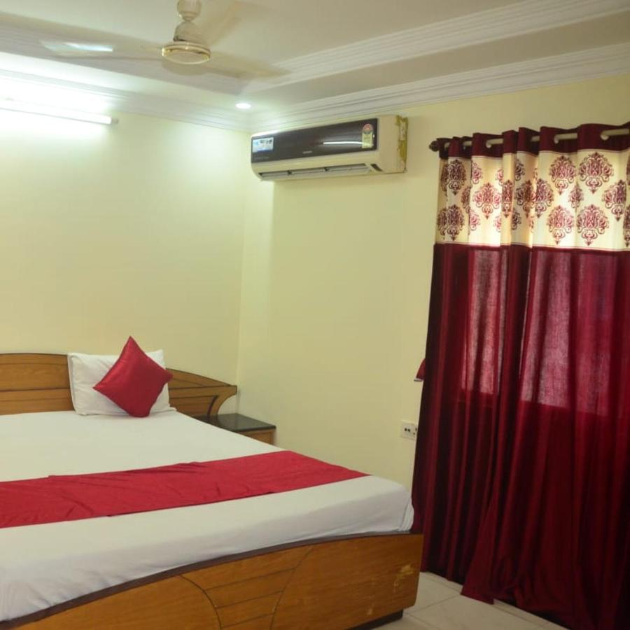 Hotel Poonam Rāipur Екстериор снимка